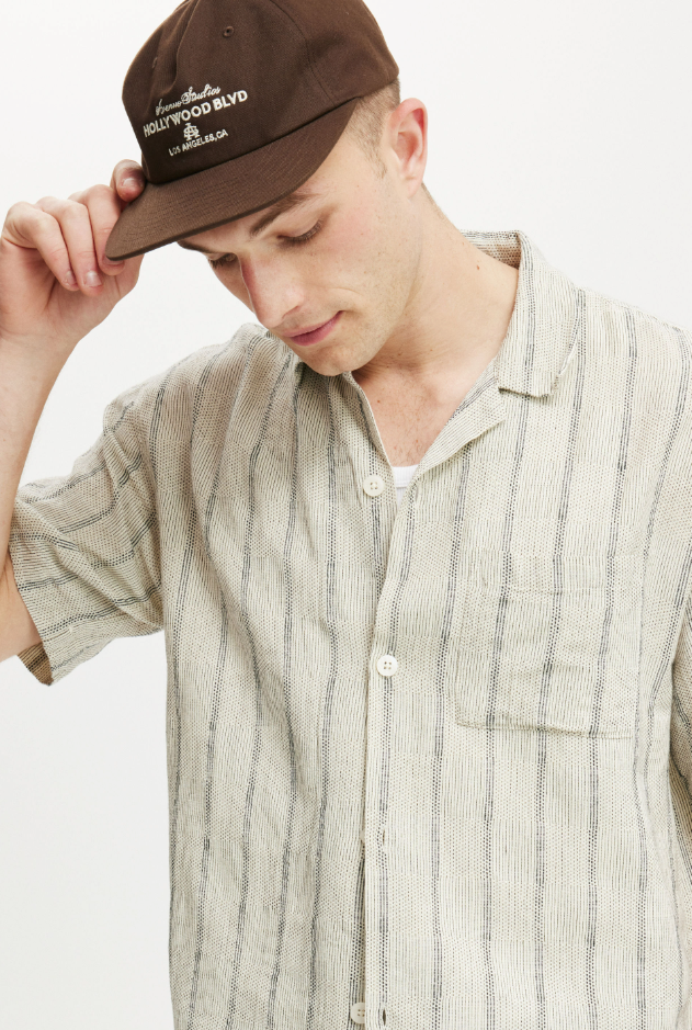 Camisa de manga corta corte box