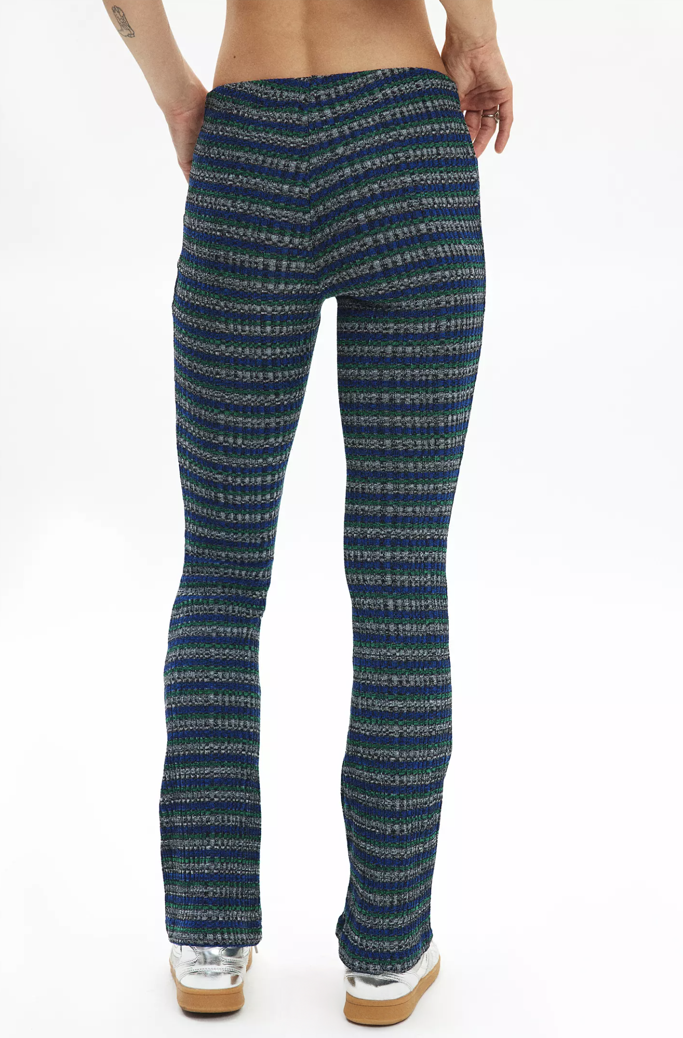 Pantalón acampanado de punto tipo pull-on