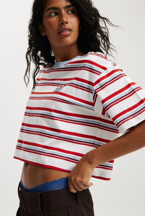 Camiseta gráfica corta estilo boxy Lcn