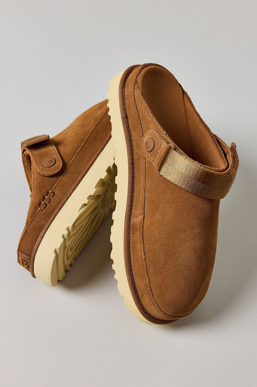 UGG Goldenstar Clog Chestnut